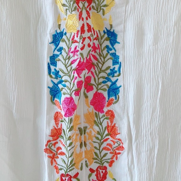 Embroidery floral dress - Picture 7 of 9